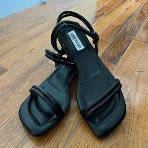 Steve Madden black heels. Wooden aesthetic heel.